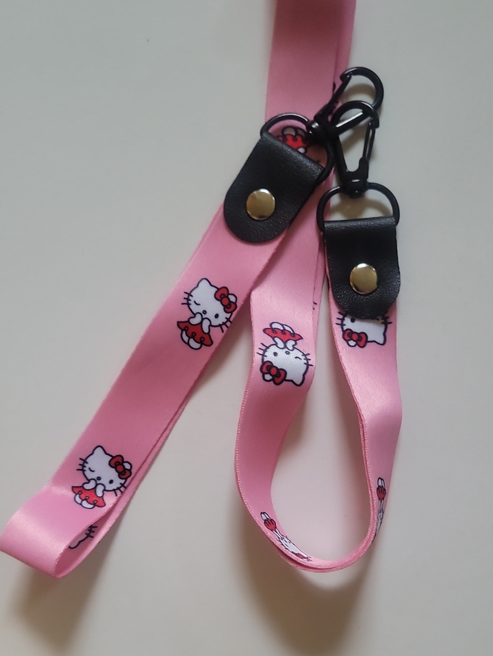 Hello Kitty Pink Lanyard and Drawstring Pouch with Keychain. - Picture 6 of 6